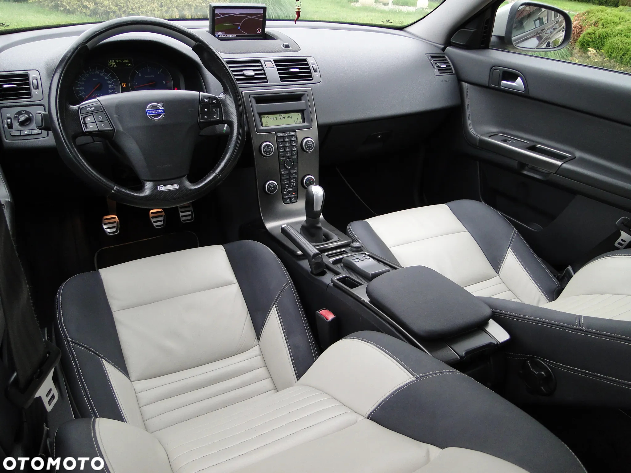 Volvo V50 D3 R-Design - 23
