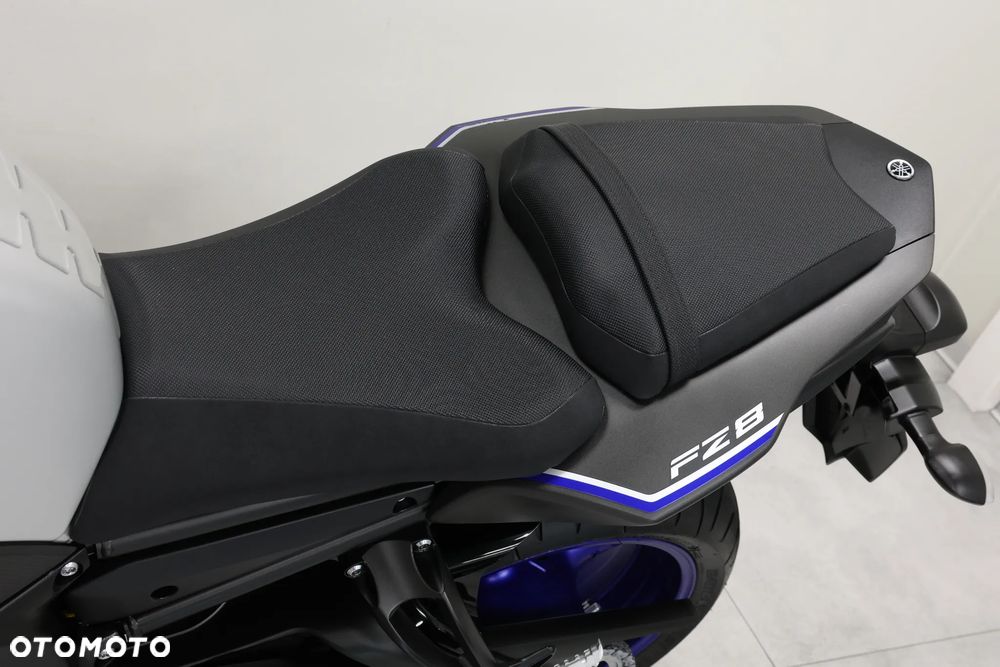 Yamaha FZ8 - 15