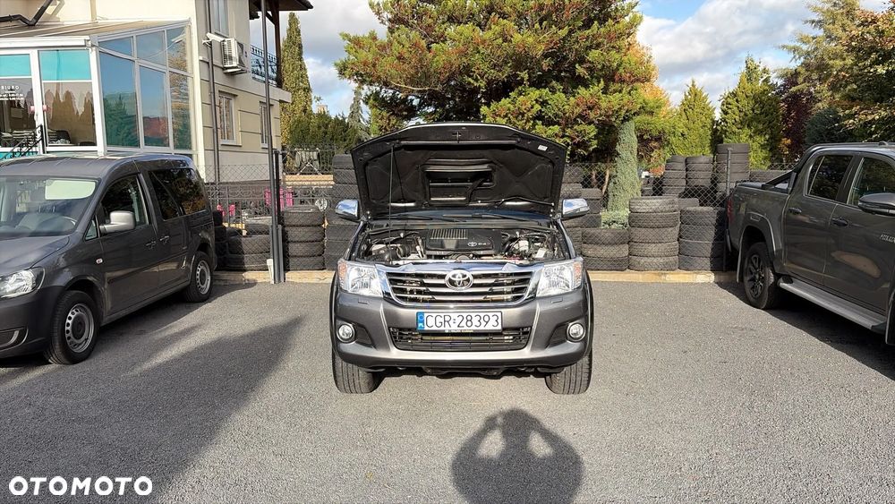 Toyota Hilux 4x4 Double Cab Life - 31