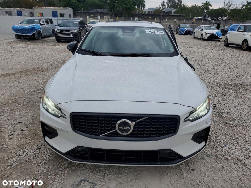 Volvo S60 B5 B AWD R-Design - 4