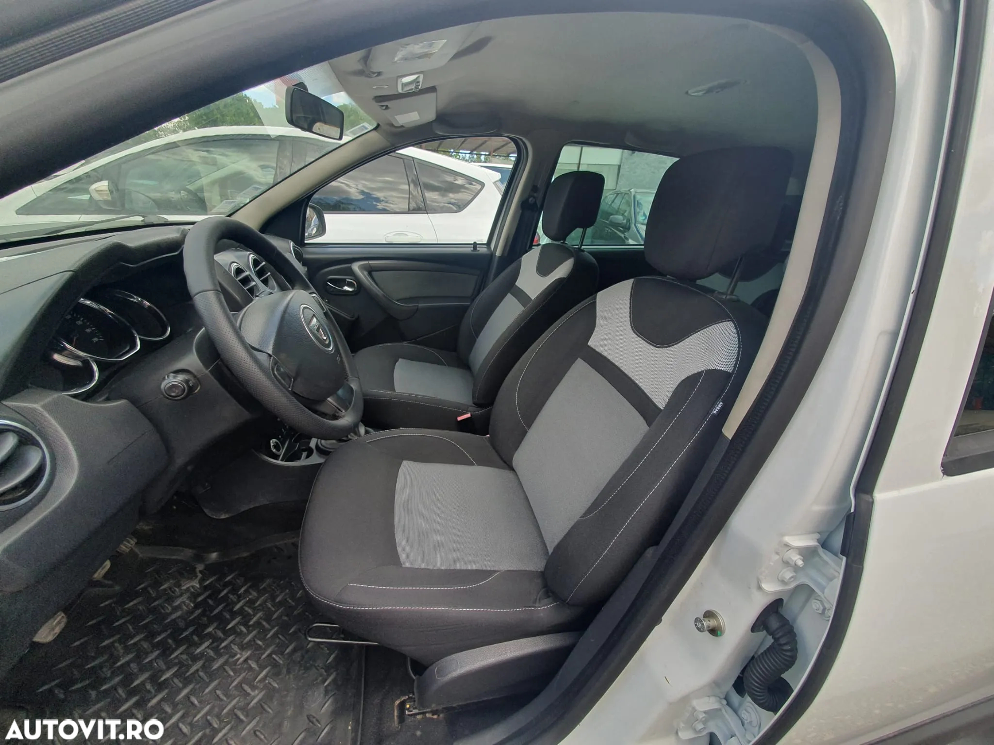 Dacia Duster 1.2 TCe 4WD Prestige jante 16" - 9