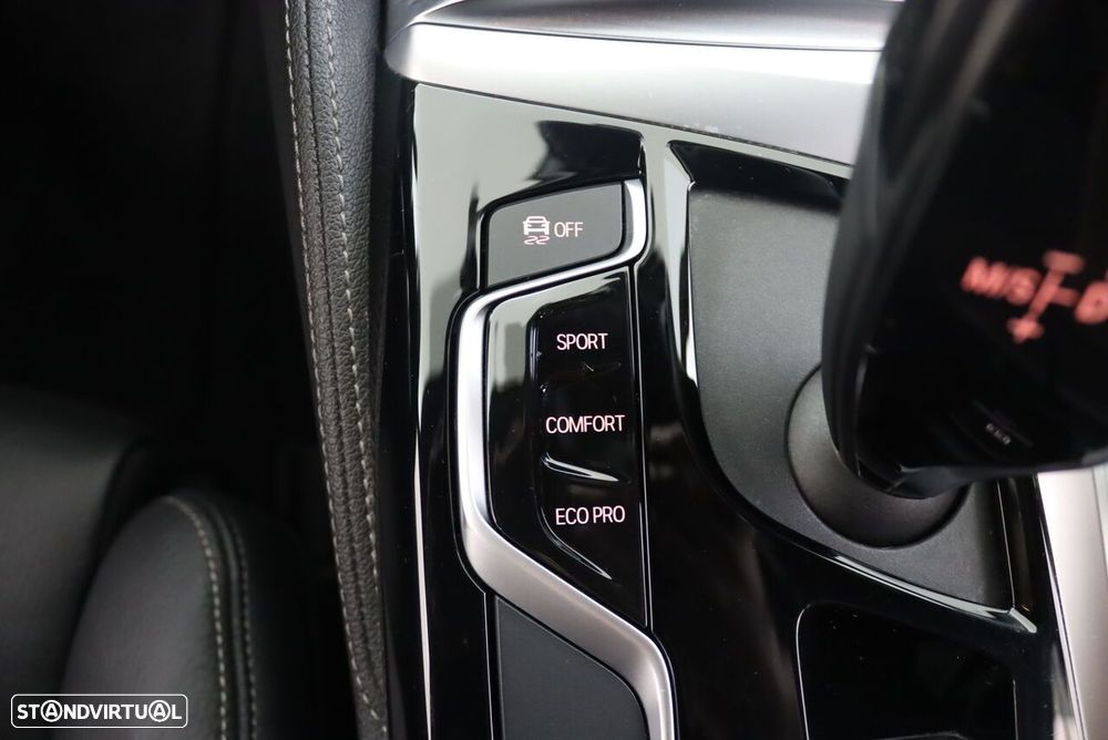 BMW 520 d Pack M Auto - 29