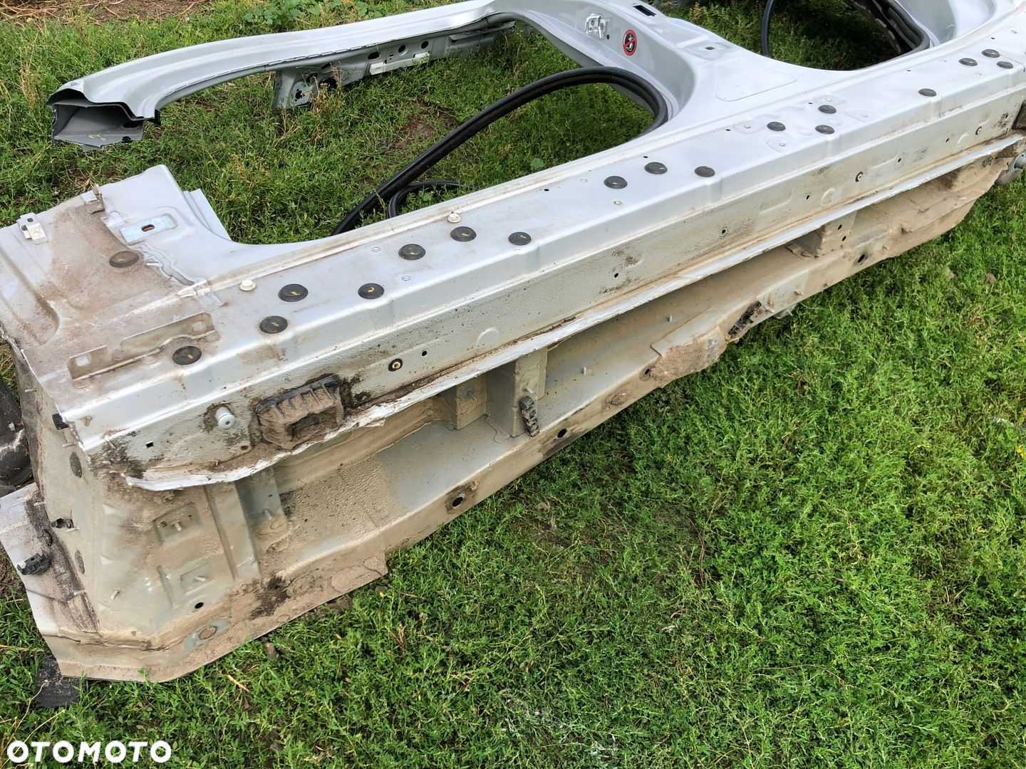 E70 X5 prog slupek lewy 354/7 TITANSILBER ladny - 4