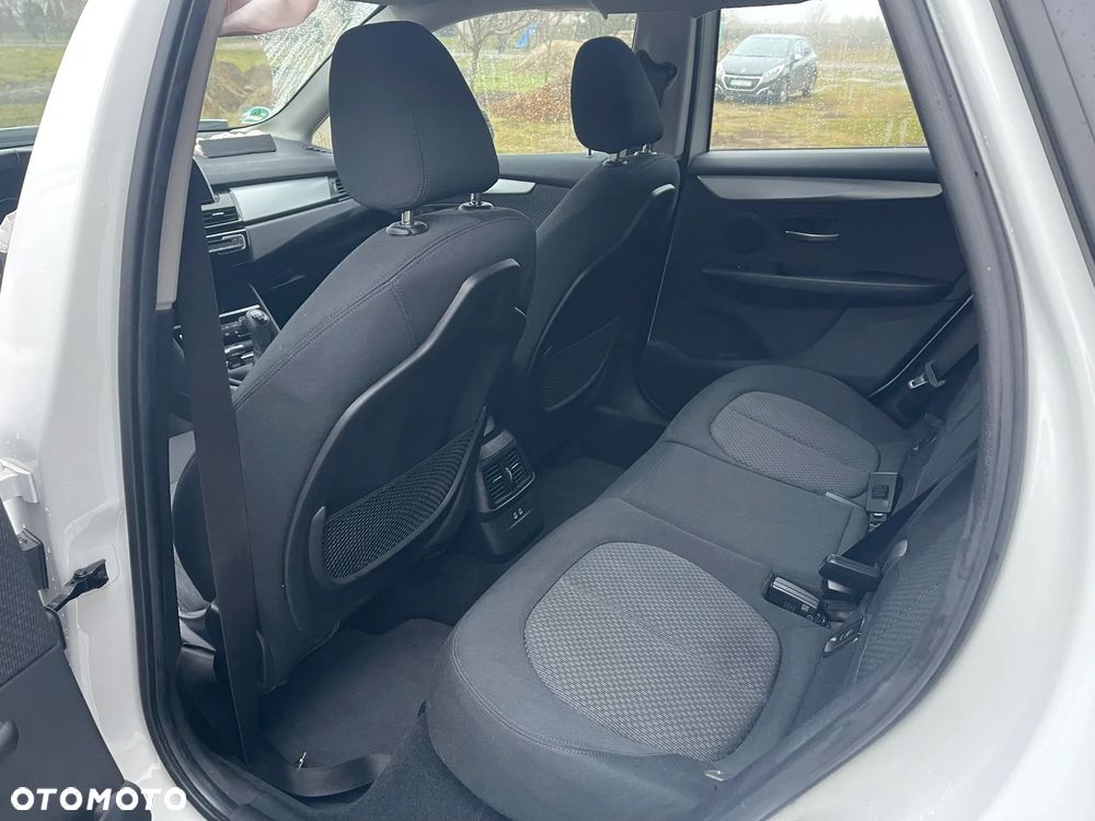 BMW Seria 2 216d Advantage - 13