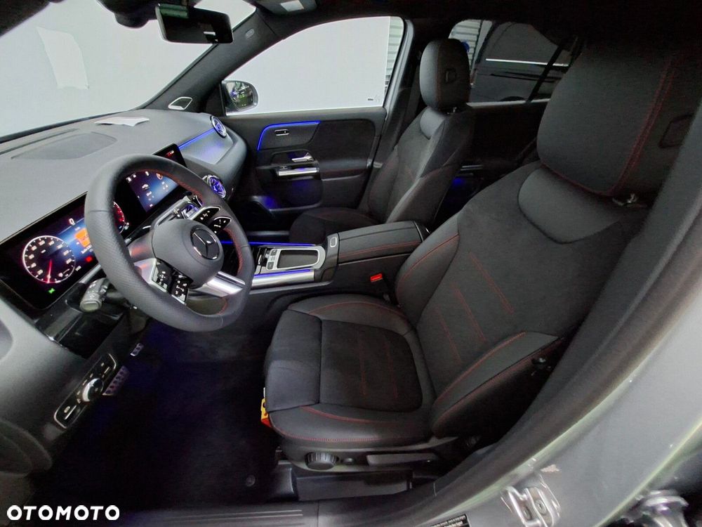 Mercedes-Benz GLA - 23