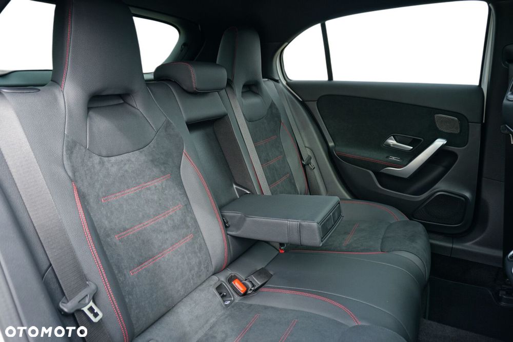 Mercedes-Benz Klasa A 220 4-Matic AMG Line 8G-DCT - 9