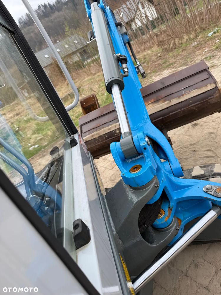 Wacker Neuson ET16 Minikoparka Koparka 2 tony. 793mtg JAK NOWA 2018 rok z Gospodarstwa Norweskiego 793 mtg. IGŁA! Rozsuwane hydraulicznie gąsienice. Dodatkowe sekcje Hydrauliczne. Silnik Yanmar 3 cyl. Aktualna DEKRA BMWT. Po serwisach! Ani deka luzów i wycieków. OKAZJA TANIO. Zadbana maszyna. 2 łyżki. Nie różni się od nówki sztuki z salonu!! Wielka Okazja. Fabryczny lakier na podzespołach! - 27