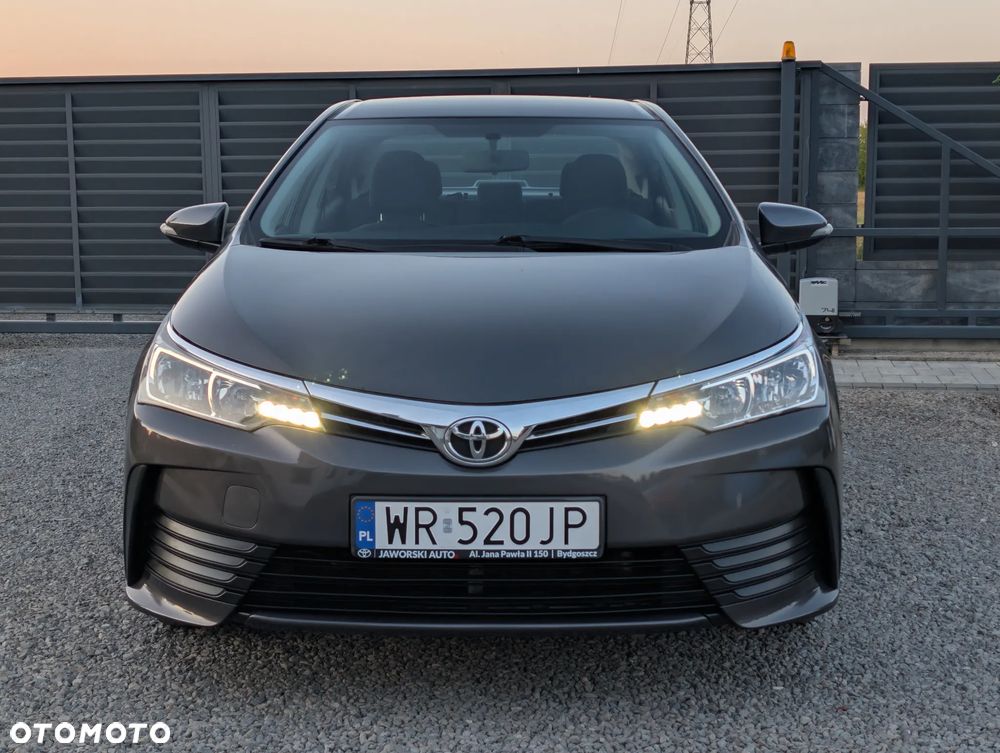 Toyota Corolla 1.33 Active - 12