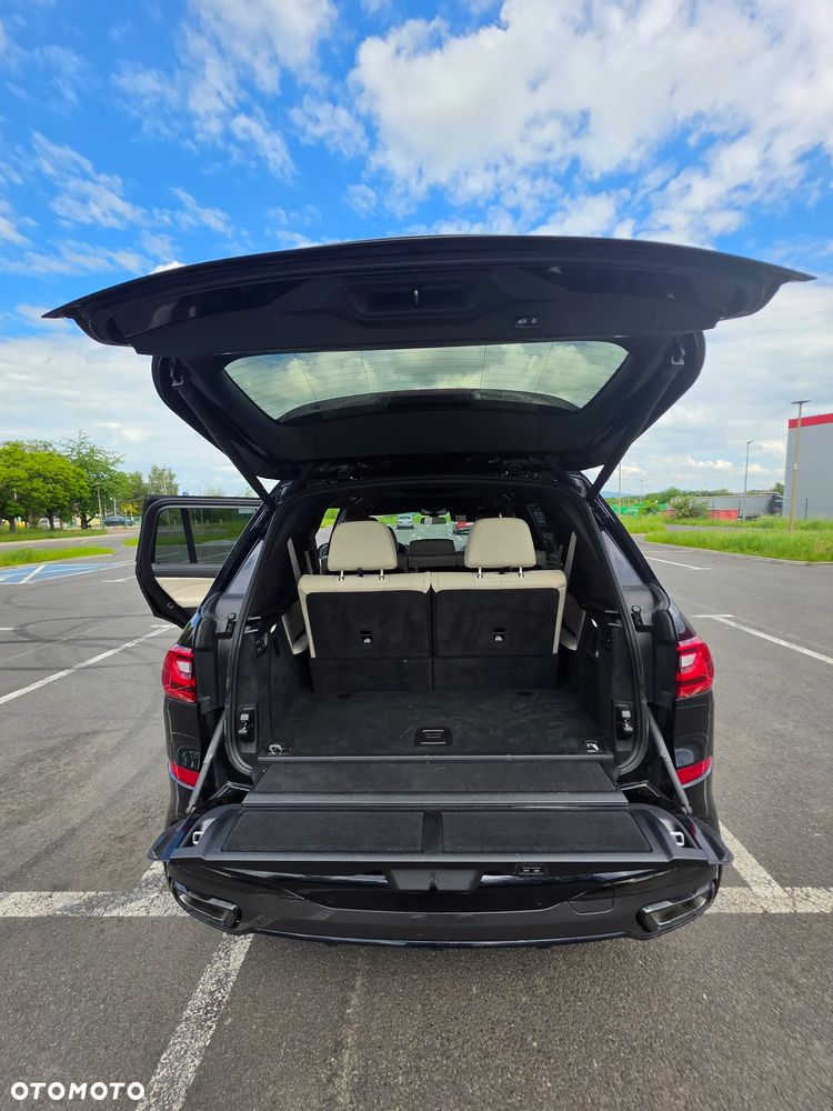 BMW X7 M50d sport - 16