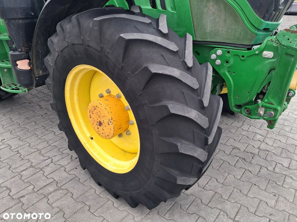 John Deere 6135 R - 11