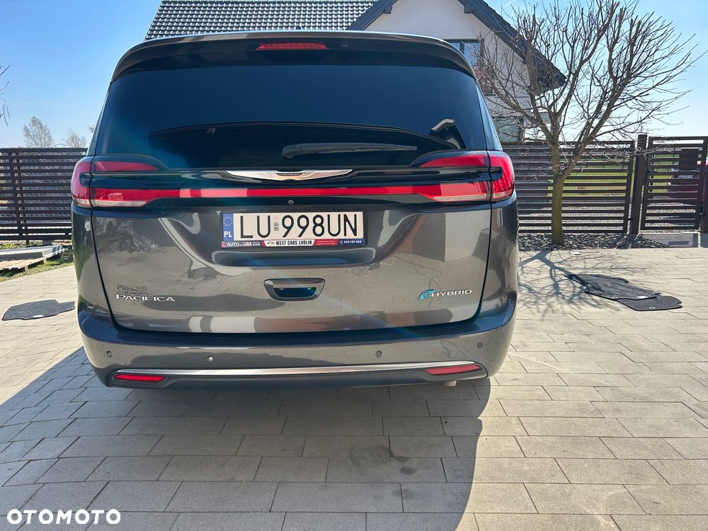 Chrysler Pacifica - 11