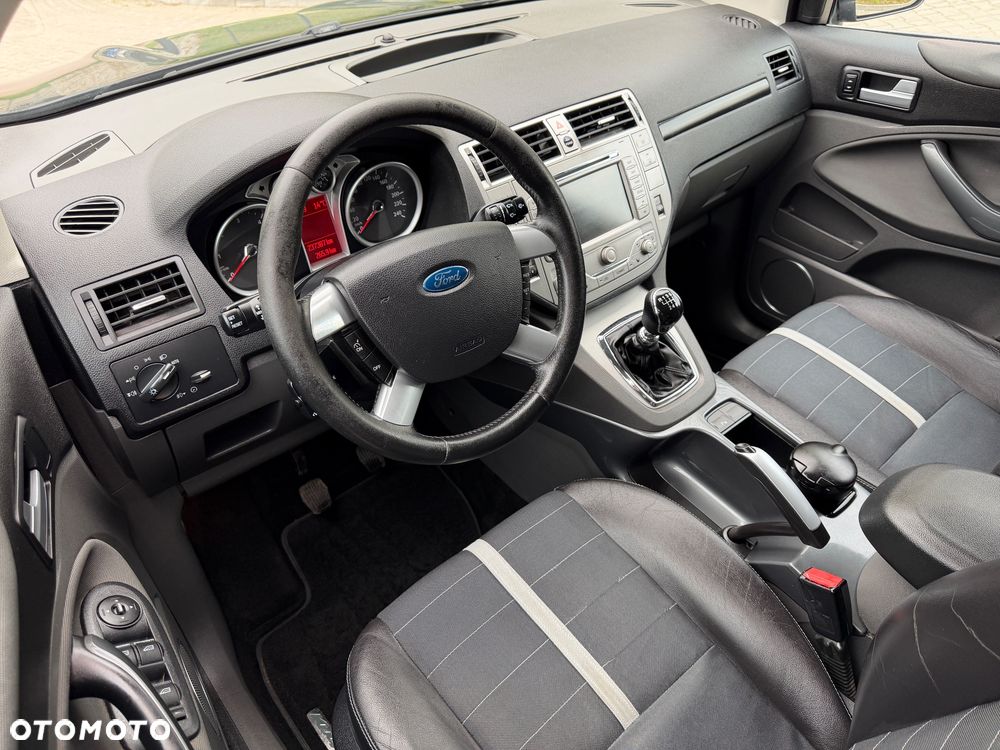 Ford Kuga - 10