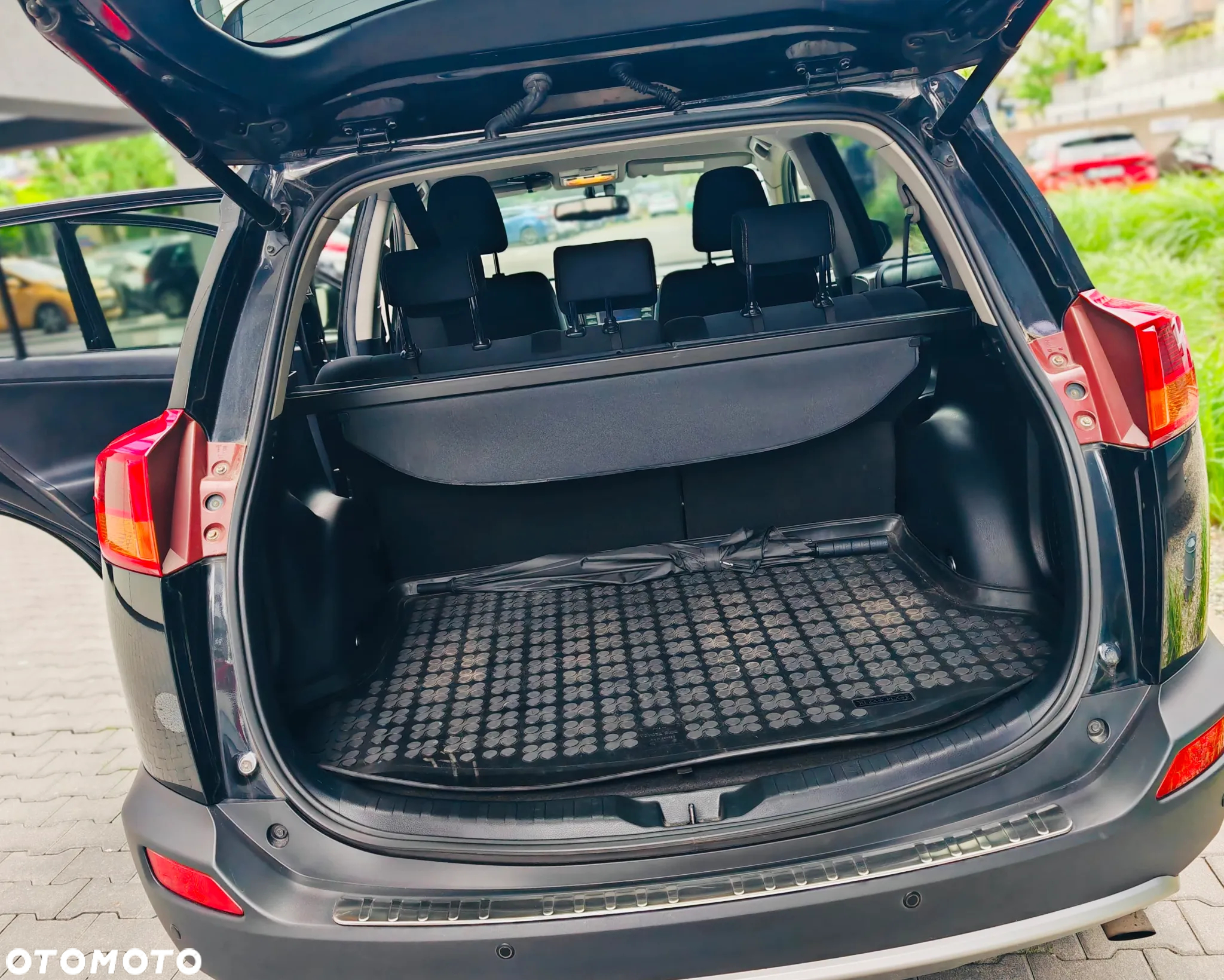 Toyota RAV4 2.0 Premium - 11