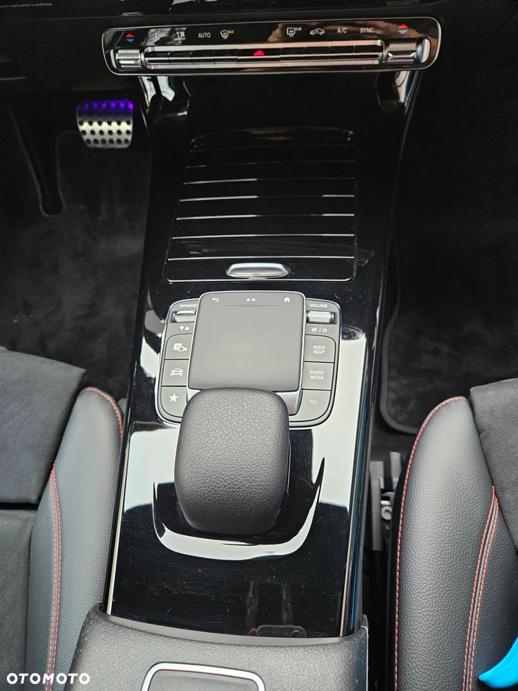 Mercedes-Benz Klasa A 200 AMG Line 7G-DCT - 39