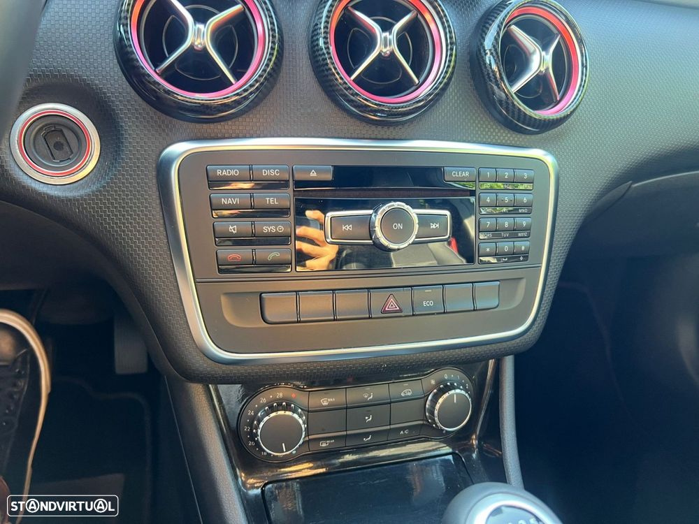 Mercedes-Benz A 180 d AMG Line - 29