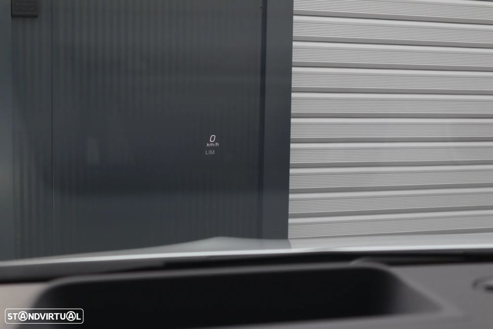 Mercedes-Benz EQA 250+ AMG Line - 28