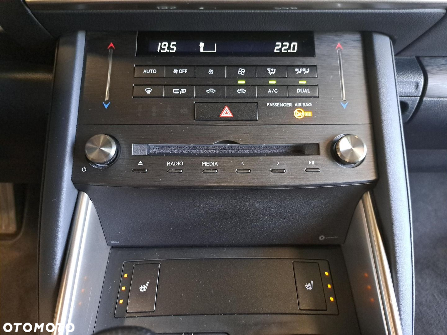 Lexus IS 300h F Sport Edition - 25