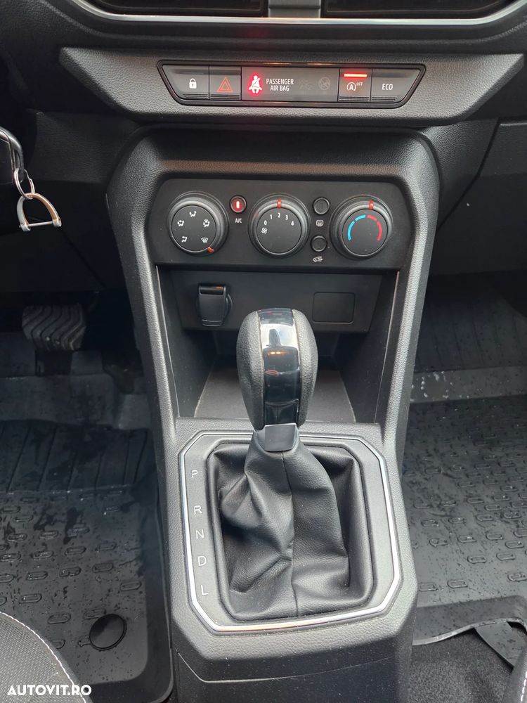 Dacia Logan TCe 90 CVT Comfort - 9