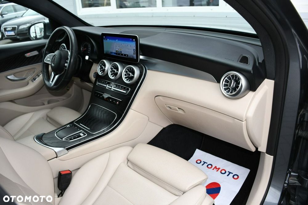 Mercedes-Benz GLC 200 d Business Edition - 27