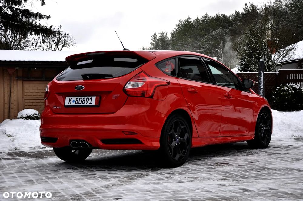 Ford Focus 2.0 EcoBoost ST mit Leder-Sport-Paket - 17