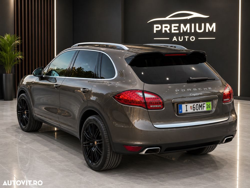 Porsche Cayenne - 4