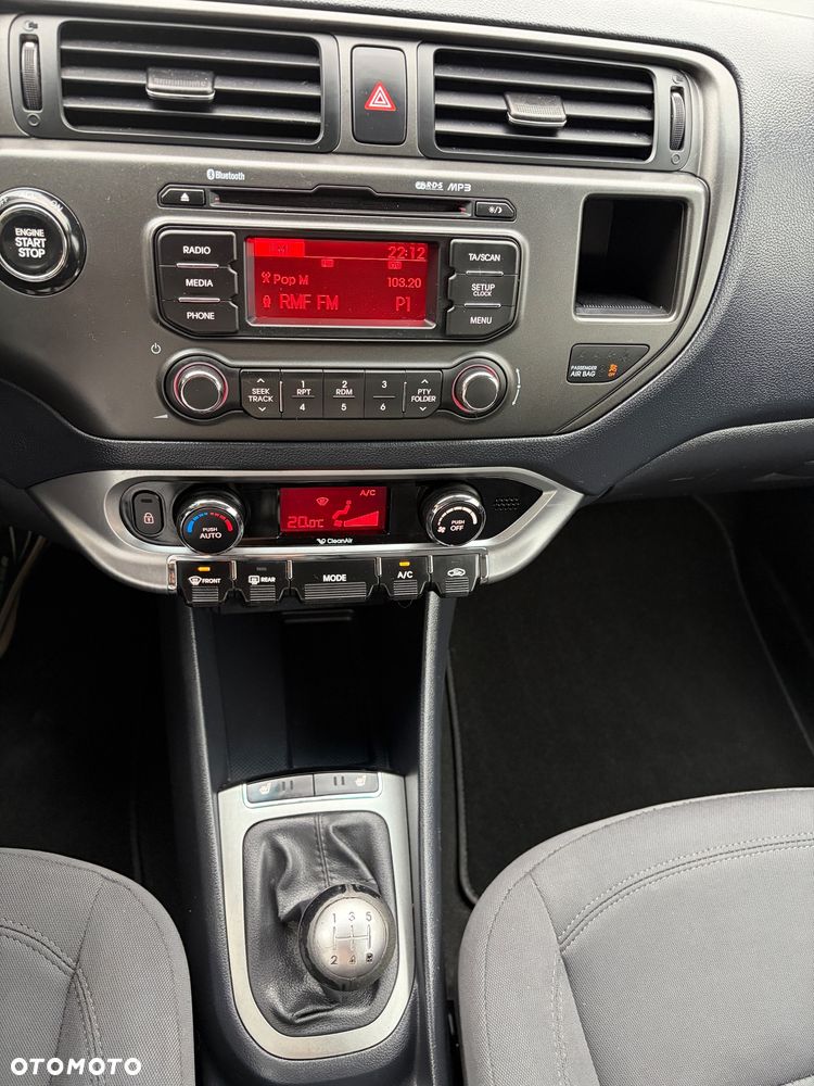 Kia Rio 1.2 Dream Team Edition - 19