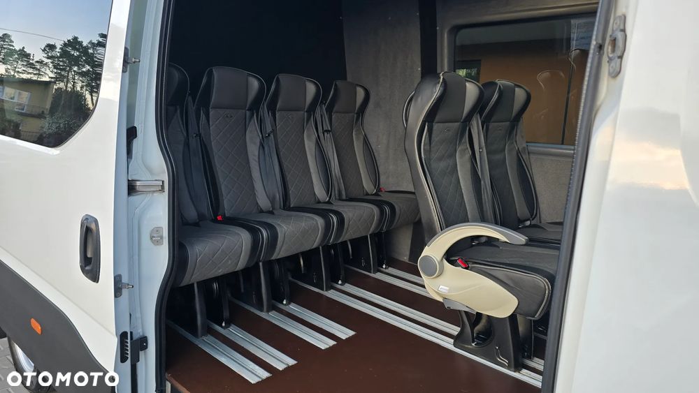Iveco ❗️❗️DAILY 3.0 180KM MAXI 50C18 L4H3 JAK NOWY ❗️❗️NOWY MODEL / ZABUDOWA VIP 9 OSÓB HAUSER / 3500KG HAK / PIERWSZY WŁASCICIEL / BLASZAK / NAVI / KAMERA COFANIA / ZAWIESZENIE PNEUMATYCZNE AIR-PRO  / KLIMATYZACJA POSTOJOWA / SKRZYNIA MANUALNA / BLIŹNIAKI / TEMPOMAT / WERSJA WZMOCNIONA / FULL OPCJA / SERWIS ASO / SALON POLSKA / 35C15 50C15 35C18❗❗ JAK Z SALONU - NOWY -❗❗ - 7