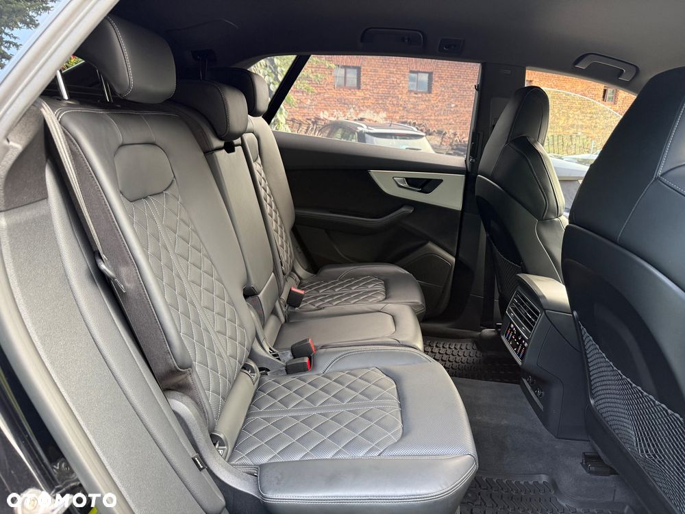 Audi Q8 - 11