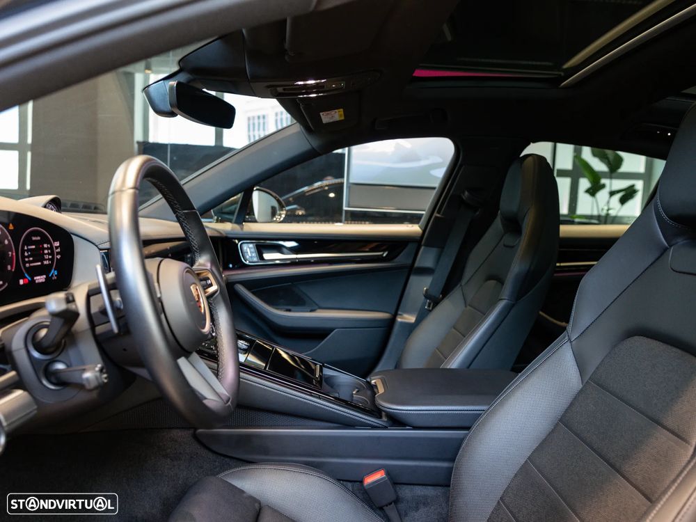 Porsche Panamera 4 E-Hybrid - 26