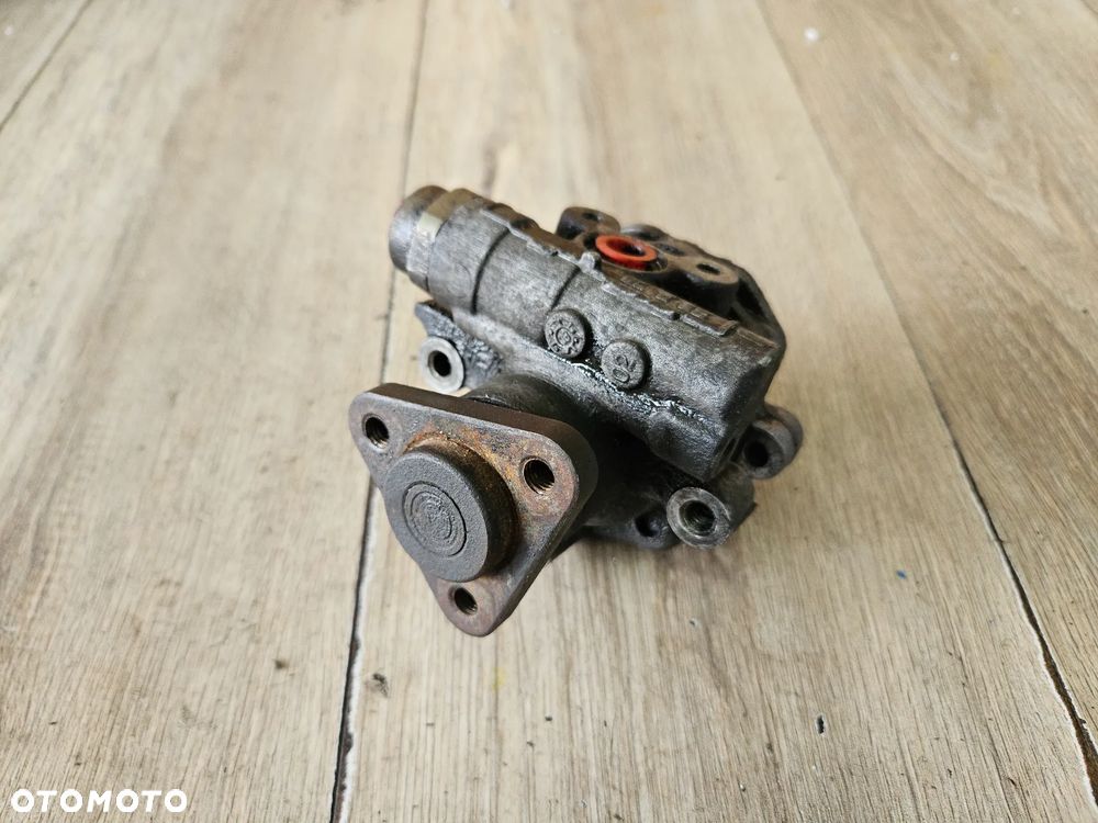 Pompa wspomagania VW Passat B5 FL Lift 1,9 TDI 8D0145177A - 1
