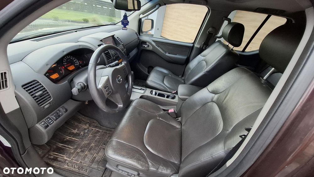 Nissan Navara 2.5 D LE Limited - 9