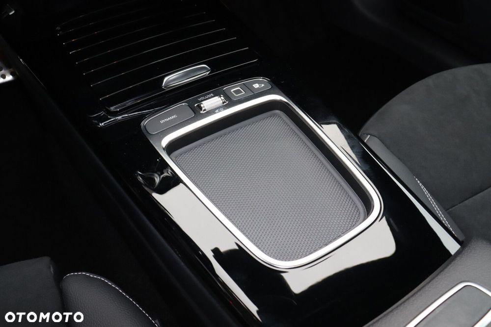 Mercedes-Benz CLA 200 AMG Line 7G-DCT - 13