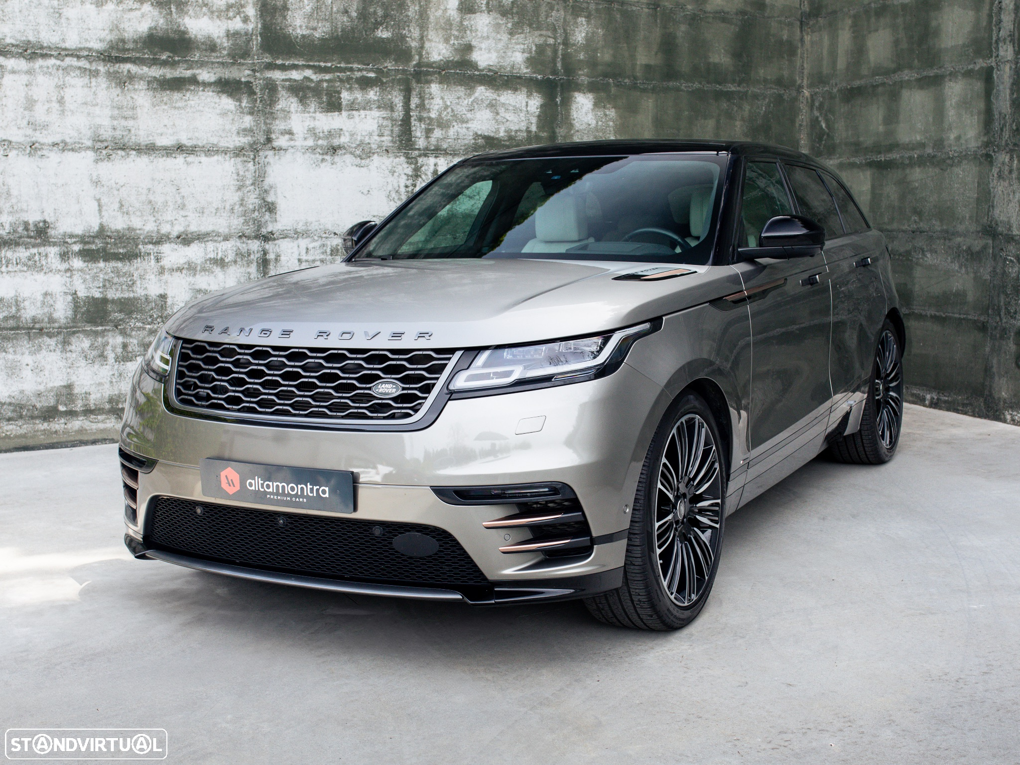 Land Rover Range Rover Velar D300 Dynamic HSE - 4