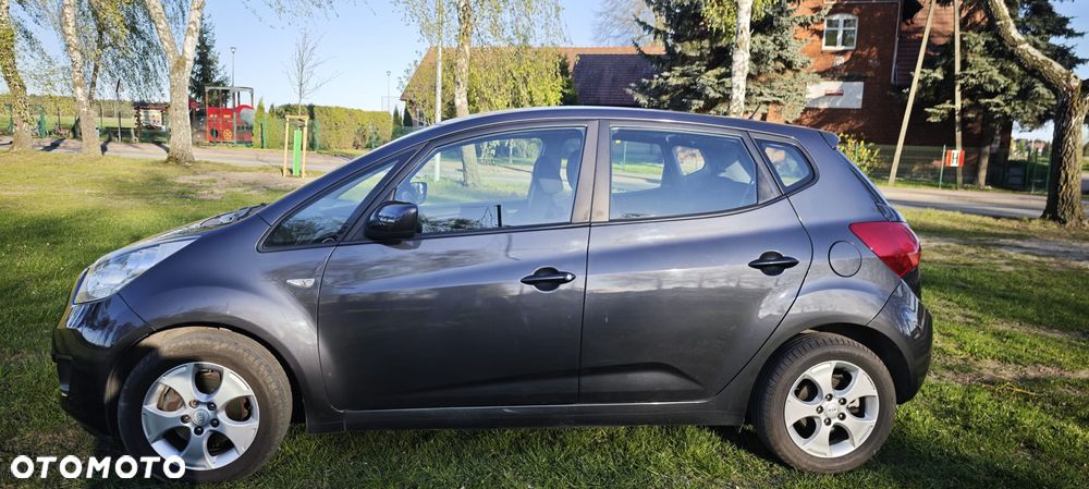 Kia Venga 1.6 L - 8