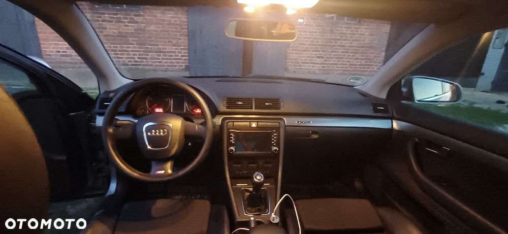 Audi A4 Limousine - 6