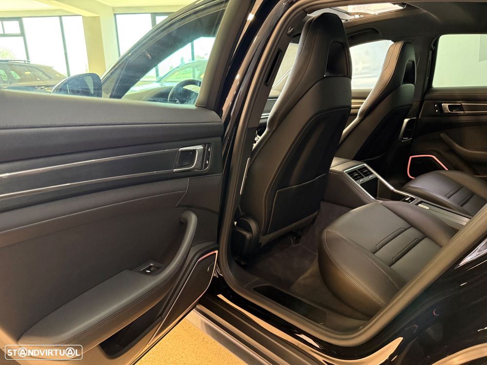 Porsche Panamera 4 E-Hybrid Platinum Edition com PDLS - 25