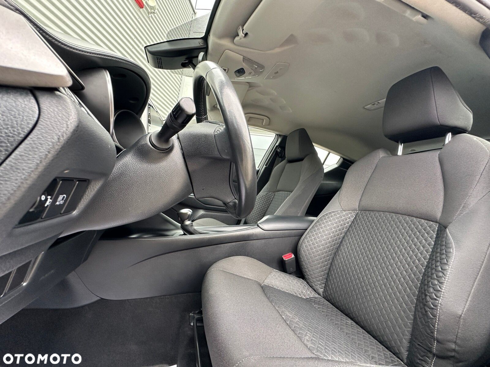 Toyota C-HR - 11