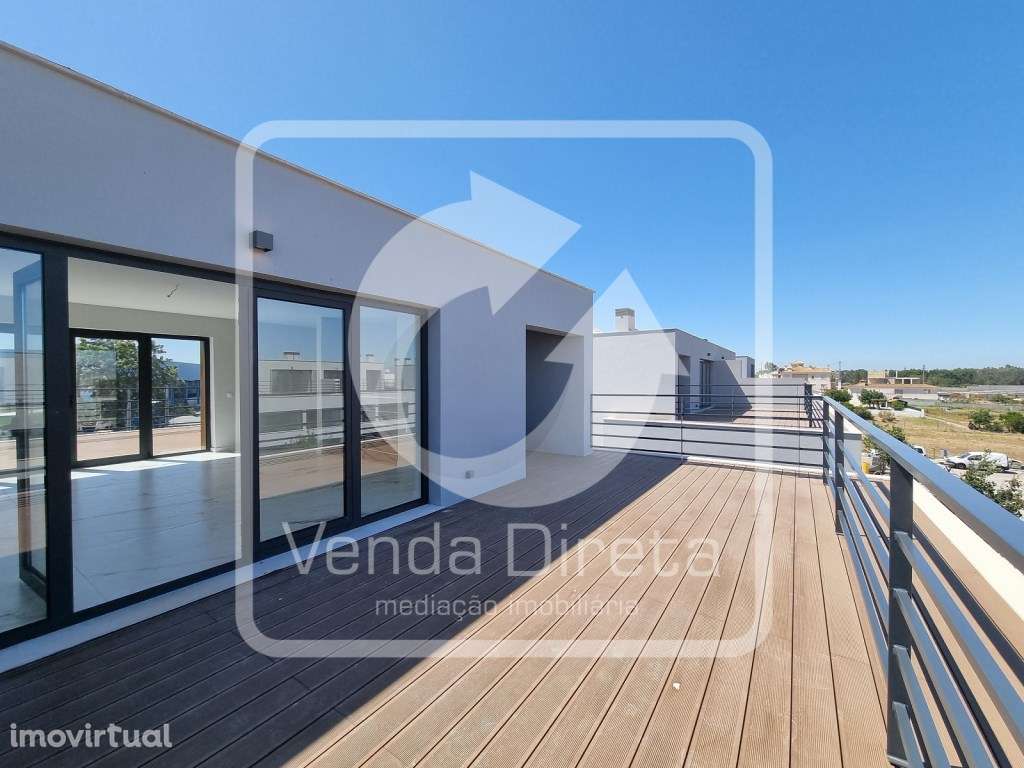 Luxuosa Moradia V4 com ROOFTOP, jardim e Churrasqueira - Alcochete. - Grande imagem: 3/25