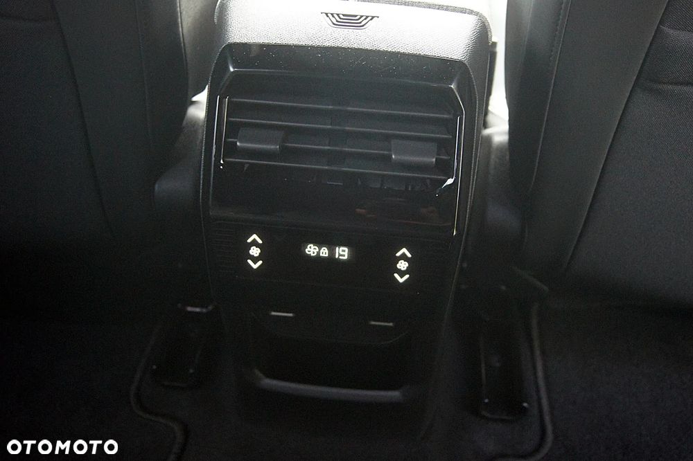 Peugeot 5008 Hybrid 136 e-DSC Allure Pack - 32