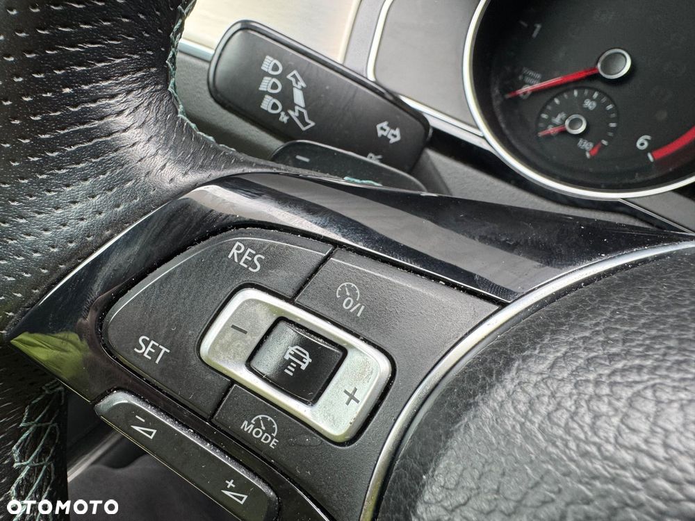 Volkswagen Passat 2.0 TDI SCR DSG Highline - 27