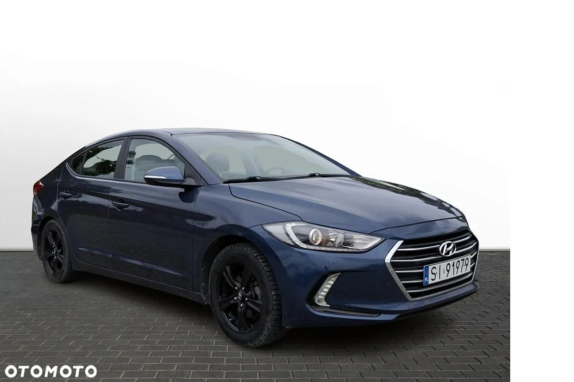 Hyundai Elantra - 2