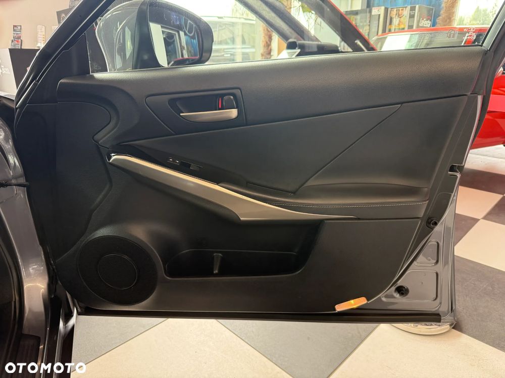 Lexus IS 200t Elegance - 15