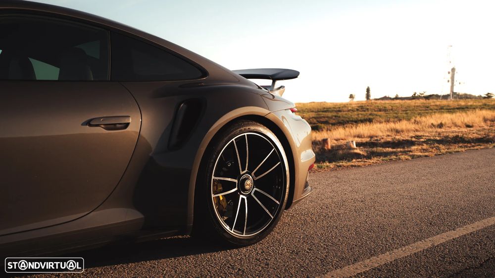 Porsche 911 (992) Turbo S - 8