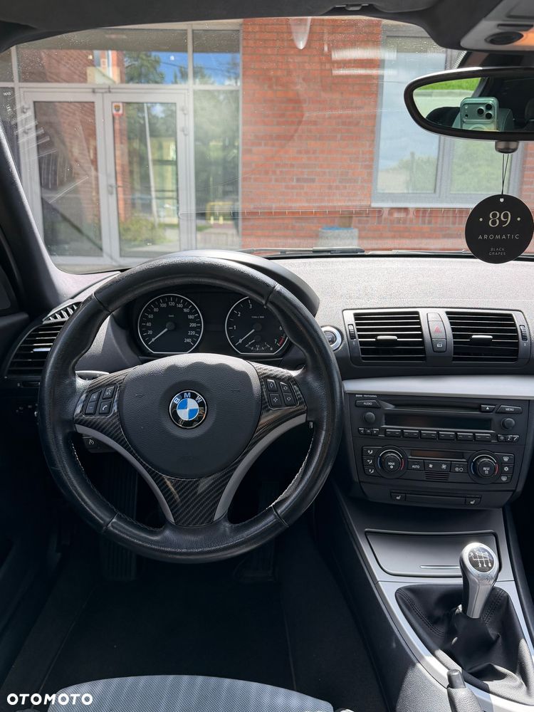 BMW Seria 1 120i - 12