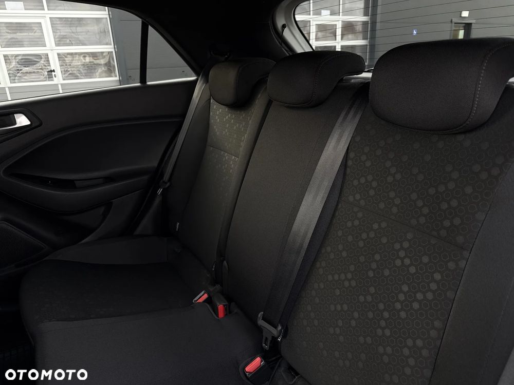 Hyundai i20 - 19
