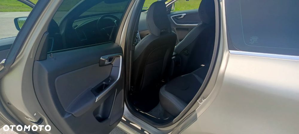 Volvo XC 60 D4 Drive-E Momentum - 12