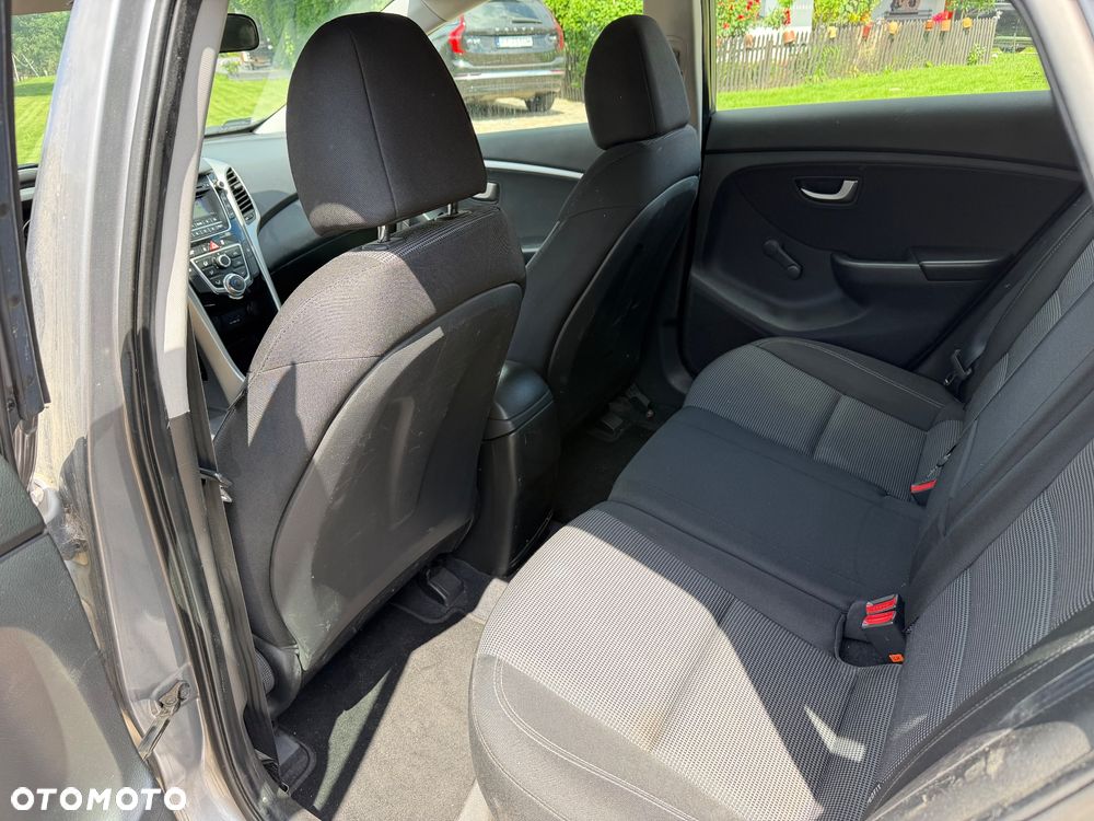 Hyundai i30 1.6 CRDi Classic + - 11