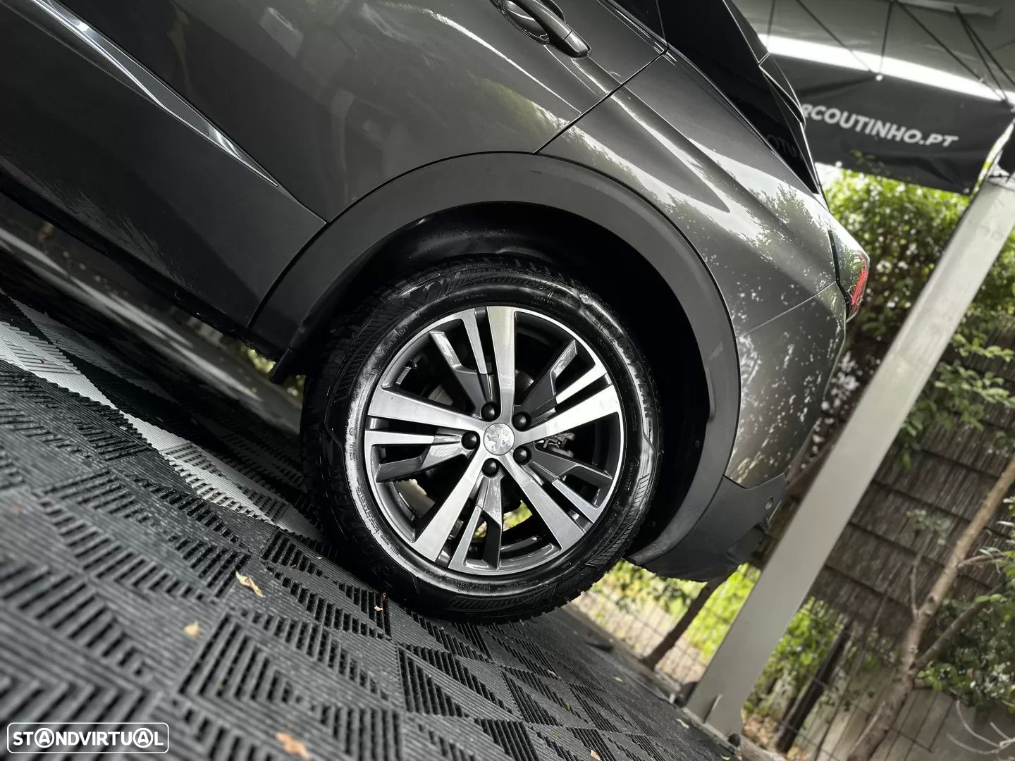 Peugeot 3008 PureTech 130 Stop & Start EAT6 Allure - 4