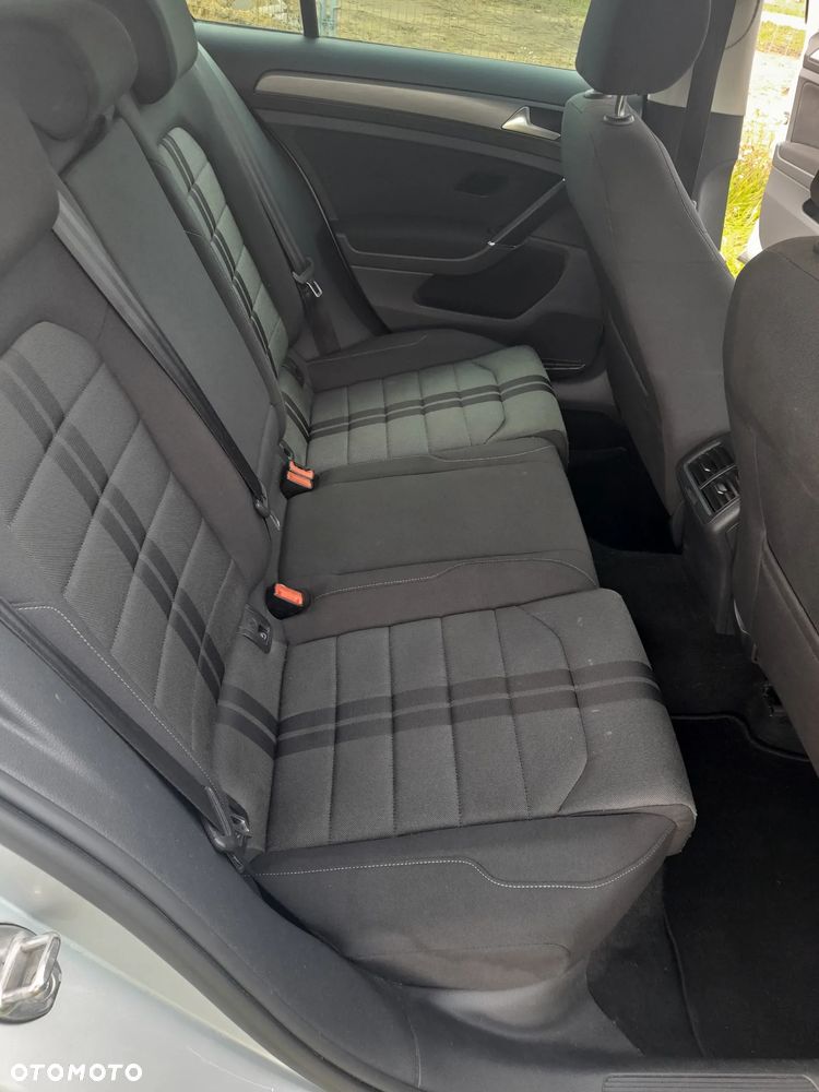 Volkswagen Golf - 17