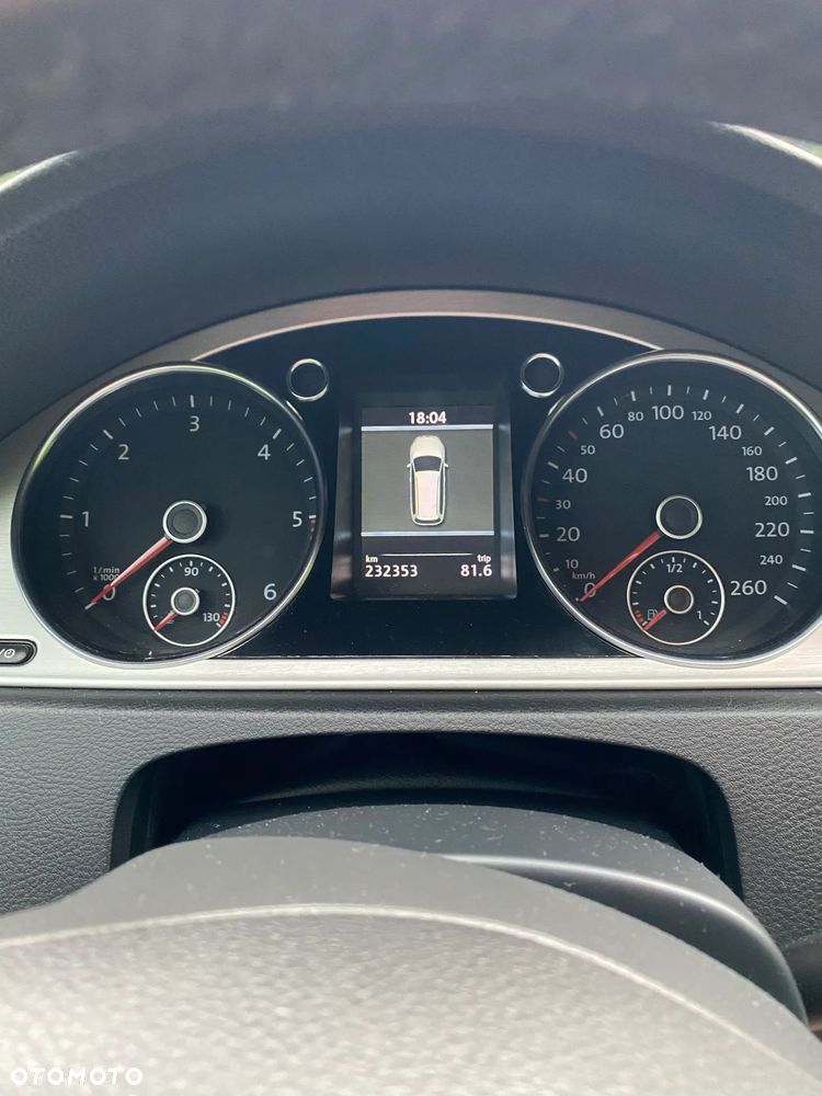 Volkswagen Passat 2.0 TDI Highline DSG - 9